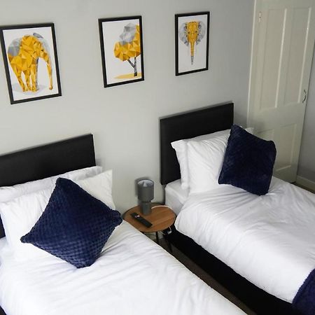 Portobello House - Four Bedroom House Perfect For Contractors - Sleeps 6 - Free Parking Wolverhampton Bagian luar foto