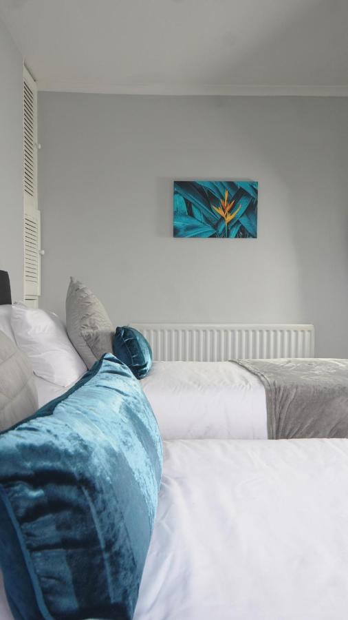 Portobello House - Four Bedroom House Perfect For Contractors - Sleeps 6 - Free Parking Wolverhampton Bagian luar foto