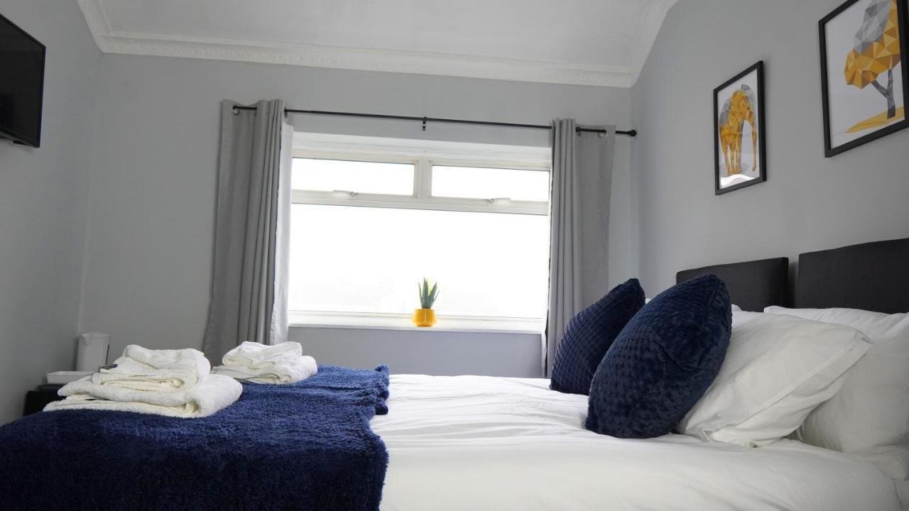 Portobello House - Four Bedroom House Perfect For Contractors - Sleeps 6 - Free Parking Wolverhampton Bagian luar foto