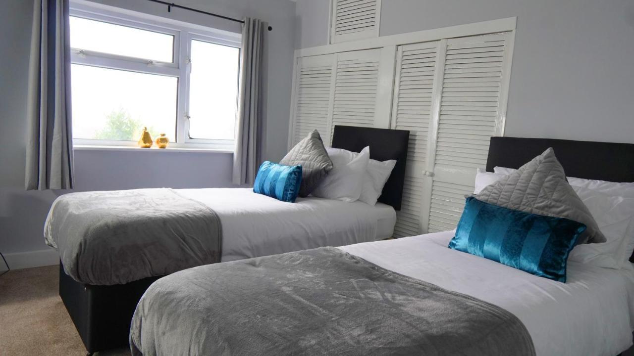 Portobello House - Four Bedroom House Perfect For Contractors - Sleeps 6 - Free Parking Wolverhampton Bagian luar foto