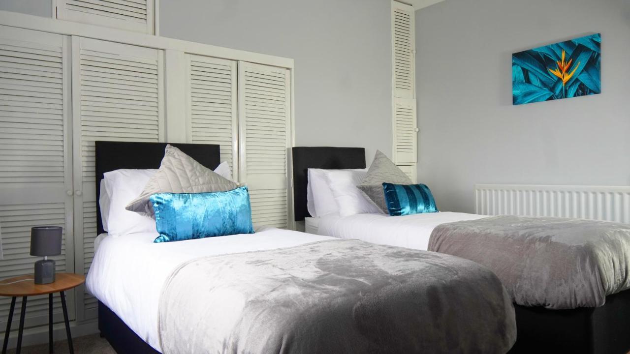 Portobello House - Four Bedroom House Perfect For Contractors - Sleeps 6 - Free Parking Wolverhampton Bagian luar foto