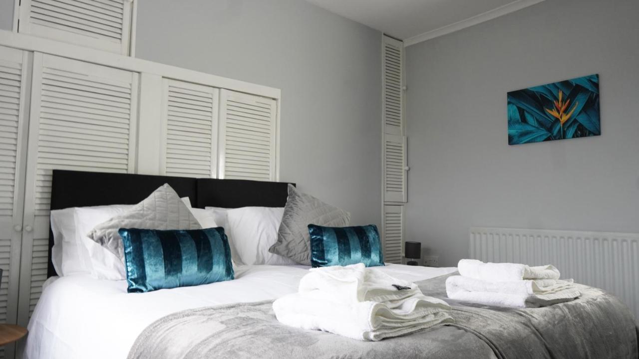 Portobello House - Four Bedroom House Perfect For Contractors - Sleeps 6 - Free Parking Wolverhampton Bagian luar foto