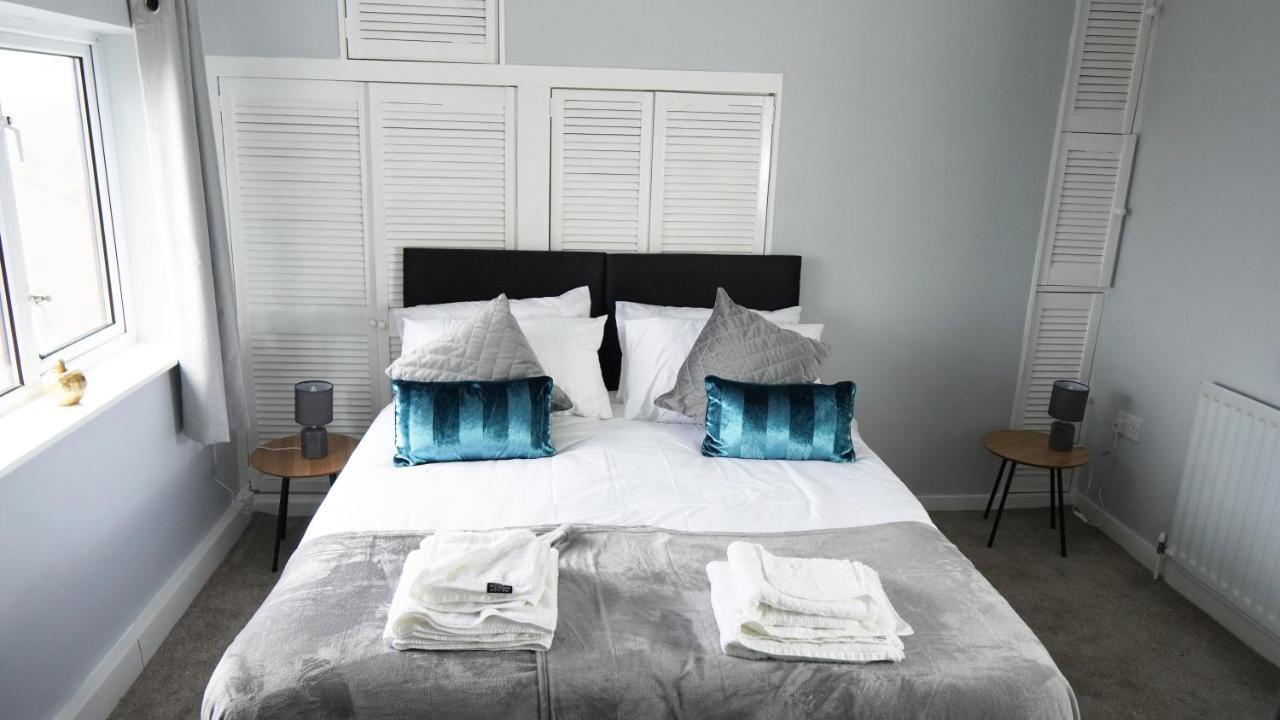 Portobello House - Four Bedroom House Perfect For Contractors - Sleeps 6 - Free Parking Wolverhampton Bagian luar foto